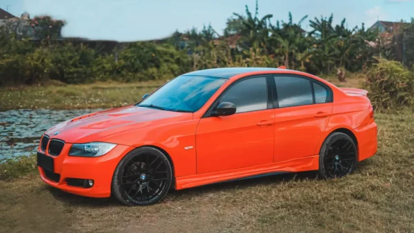 BMW 320i Orange