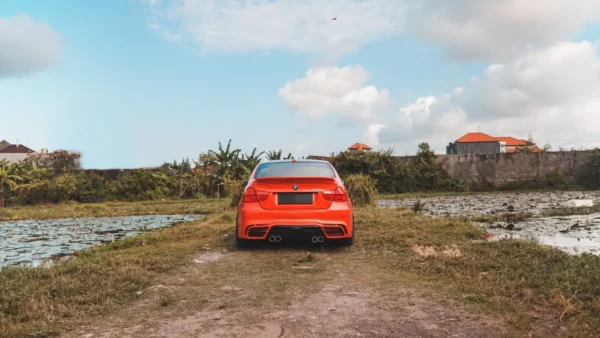 BMW 320i Orange