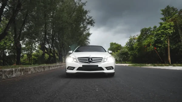 Mercedes Benz E250 Coupe white