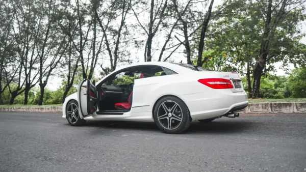 Mercedes Benz E250 Coupe white