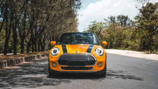 Mini Cooper Cabrio Orange 2017