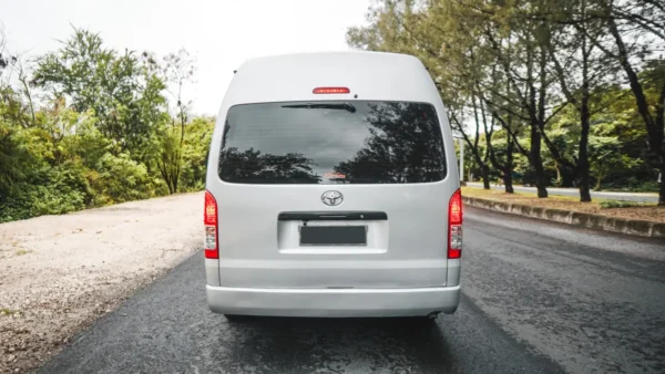 Toyota Hi Ace Commuter Luxury