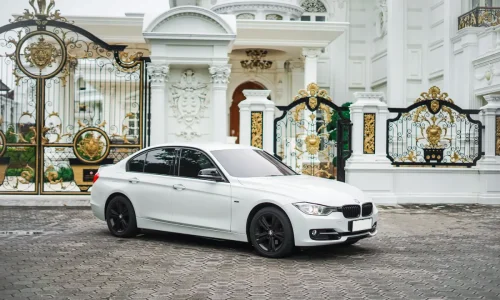 BMW 320i White Erlangga