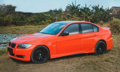 BMW 320i Orange