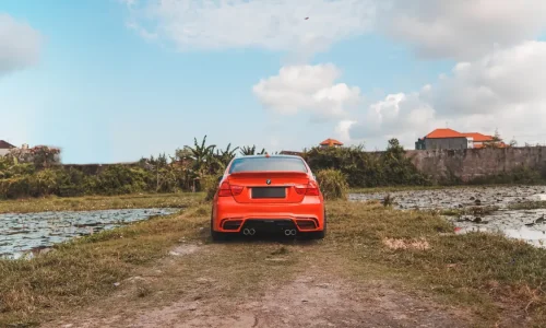 BMW 320i Orange