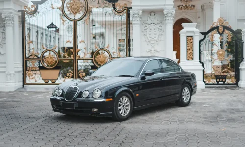 Jaguar S Type 4