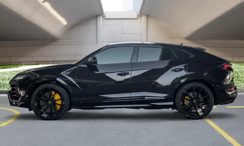 Lamborghini Urus black 6