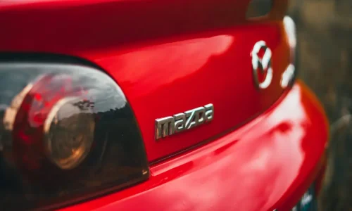 Mazda Merah 3