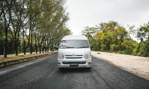 Toyota Hi Ace Commuter Luxury